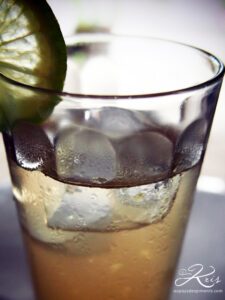 boisson rafraichissante au gingembre et à la cannelle