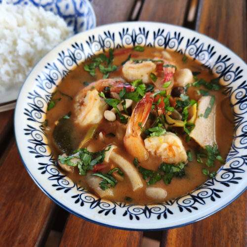 Tom yam (nam khon), soupe thaïe crémeuse à la citronnelle