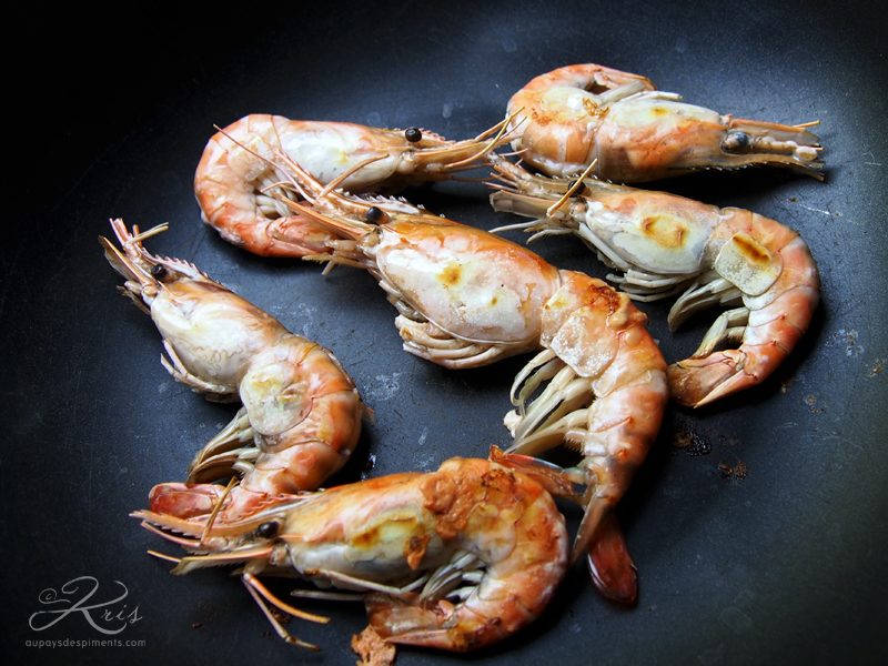 Les crevettes grillées et laissées froidir