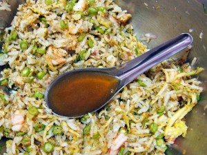 La sauce de la salade de riz thaï