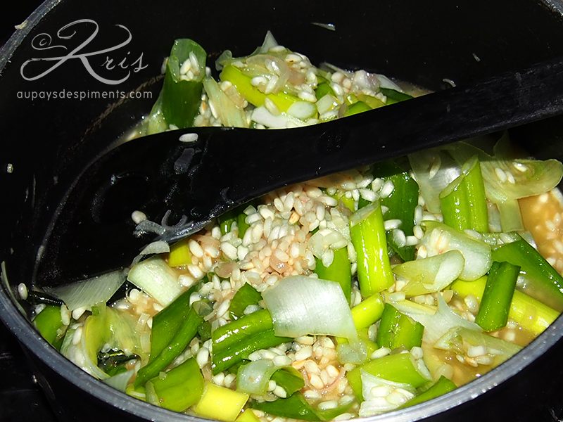 ajoute le liquide de cuisson