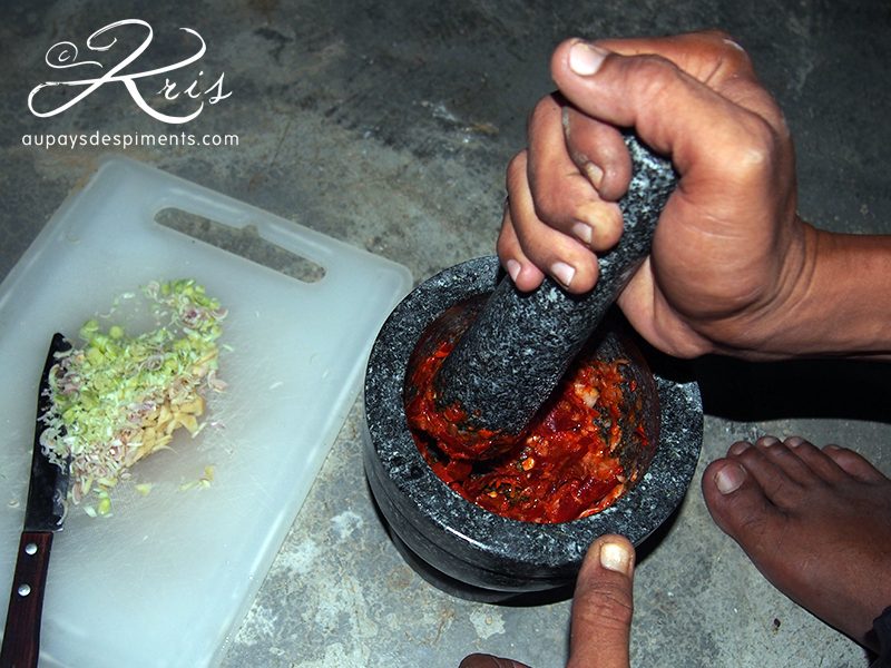 préparation de la pâte de curry