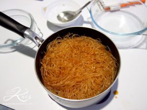 les vermicelles prêts à être cuits à l'étouffée