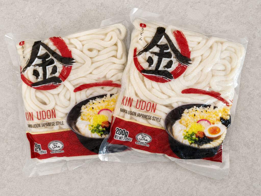 Deux paquets de nouilles udon fraîches japonaises KIN UDON